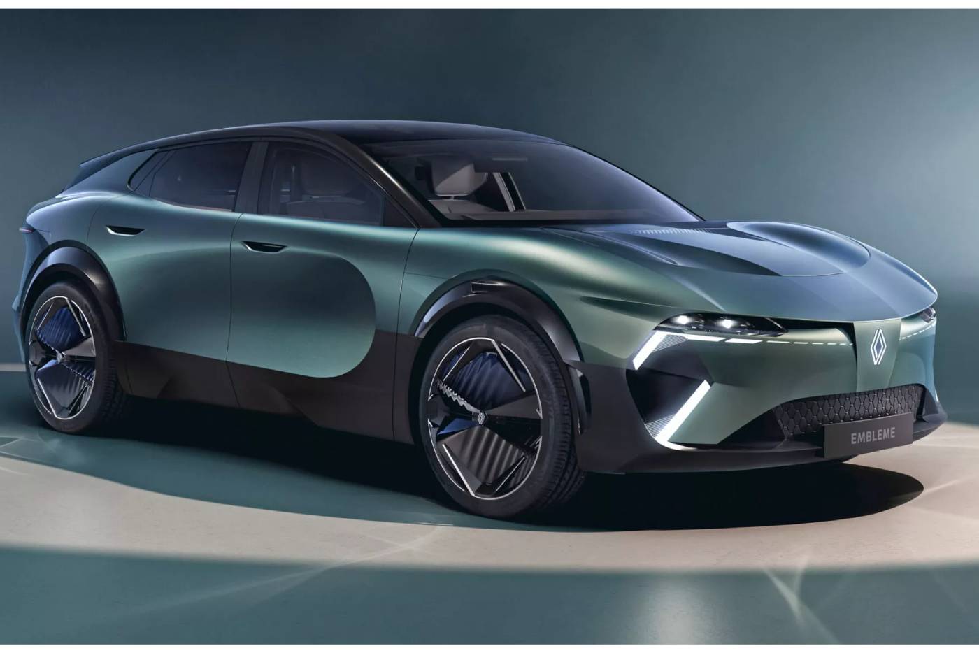 https://autogreeknews.gr/wp-content/uploads/2024/10/Renault-Embleme-Concept-14-copy-2048x1152-1.jpg