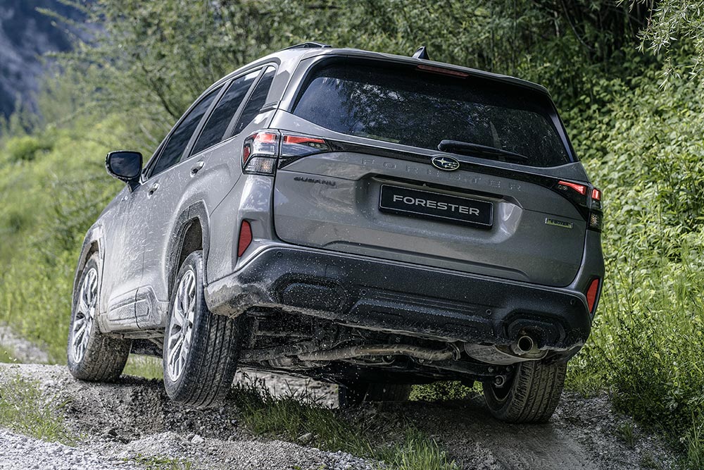 https://autogreeknews.gr/wp-content/uploads/2024/10/Subaru-Forester-MY25-2.jpg