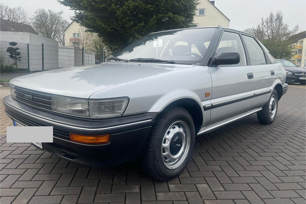 https://autogreeknews.gr/wp-content/uploads/2024/10/Toyota-Corolla-1988-4.jpg