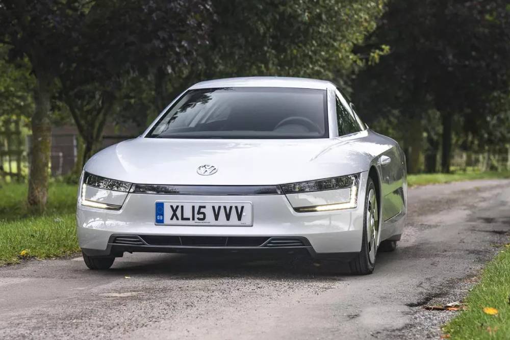 https://autogreeknews.gr/wp-content/uploads/2024/10/VW-XL1-90.jpg