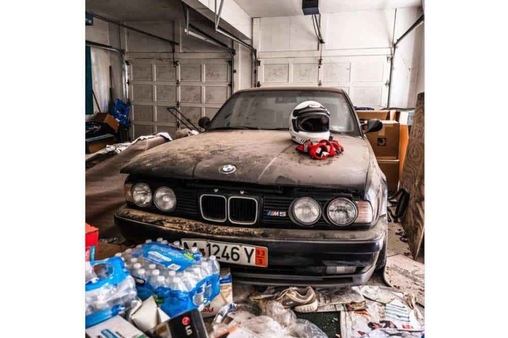 https://autogreeknews.gr/wp-content/uploads/2024/10/abandoned-bmw-m5-e34.jpg