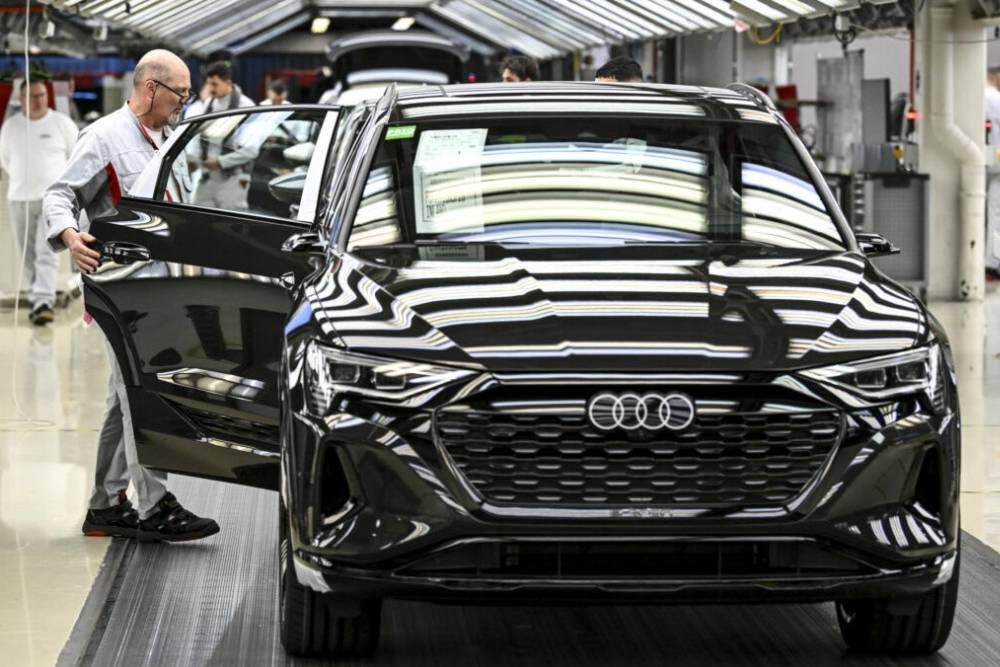 https://autogreeknews.gr/wp-content/uploads/2024/10/audi-brussels-plant.jpg