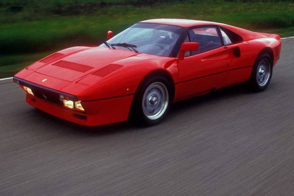 https://autogreeknews.gr/wp-content/uploads/2024/10/ferrari-288-gto-le-foto-storiche-2.jpg