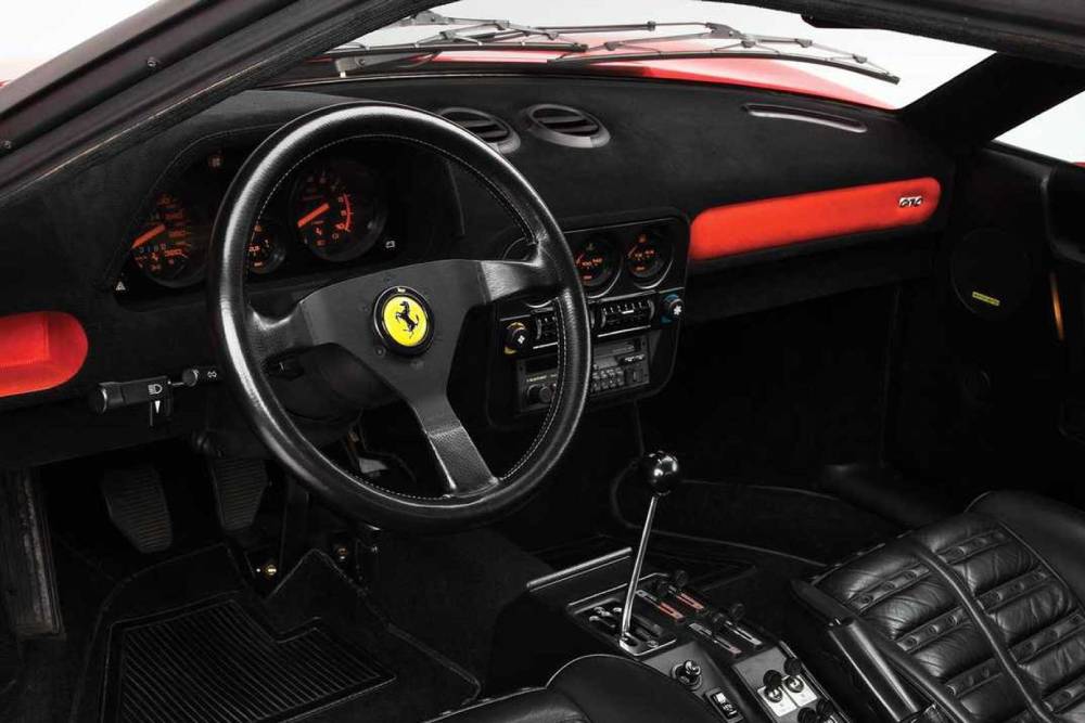 https://autogreeknews.gr/wp-content/uploads/2024/10/ferrari-288-gto-le-foto-storiche-5.jpg