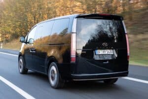 hyundai-staria-1121-exterior-16