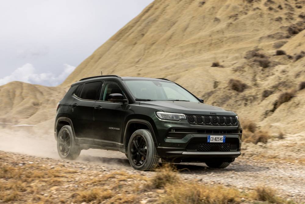 https://autogreeknews.gr/wp-content/uploads/2024/10/jeep-celebrates-one-million-european-sales-with-re-5.jpg