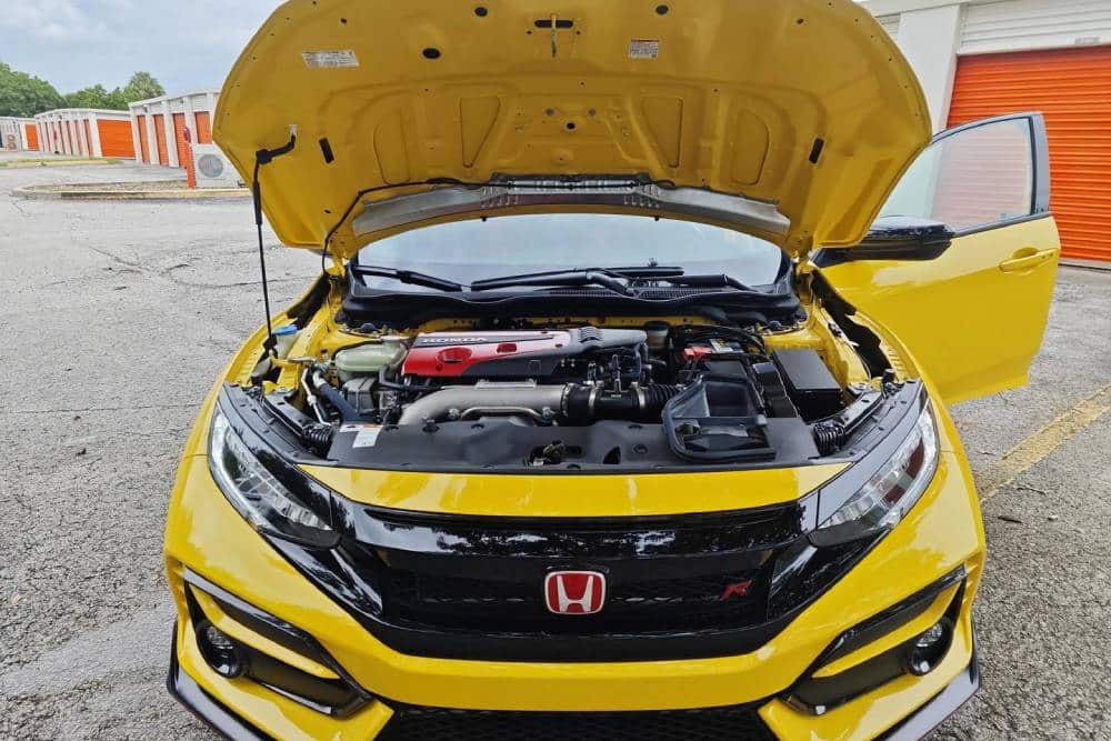 https://autogreeknews.gr/wp-content/uploads/2024/10/ohio-man-buys-limited-edition-honda-civic-type-r-b-2.jpg