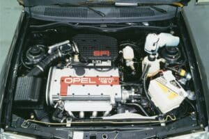 opel_kadett_gsi_16v_5-door_3