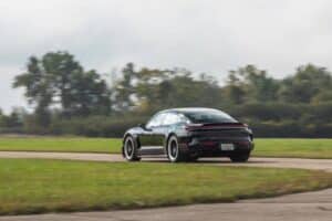 porsche taycan turbo gt 0-100 03