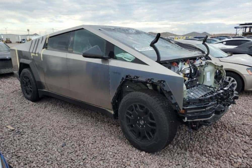 https://autogreeknews.gr/wp-content/uploads/2024/10/this-brand-new-tesla-cybertruck-was-crashed-and-ab-2.jpg