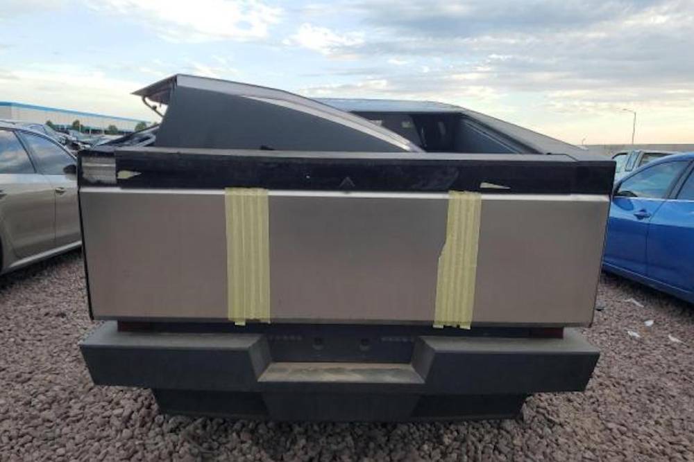 https://autogreeknews.gr/wp-content/uploads/2024/10/this-brand-new-tesla-cybertruck-was-crashed-and-ab-6.jpg