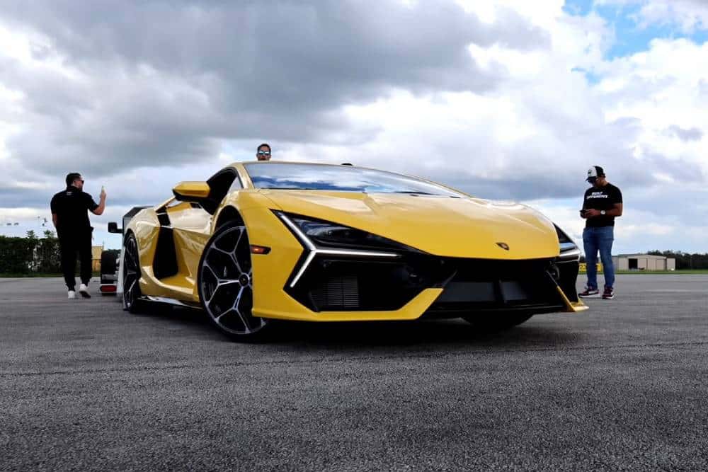 https://autogreeknews.gr/wp-content/uploads/2024/10/this-v12-supercar-1-4-mile-battle-doesn-t-surprise-2.jpg