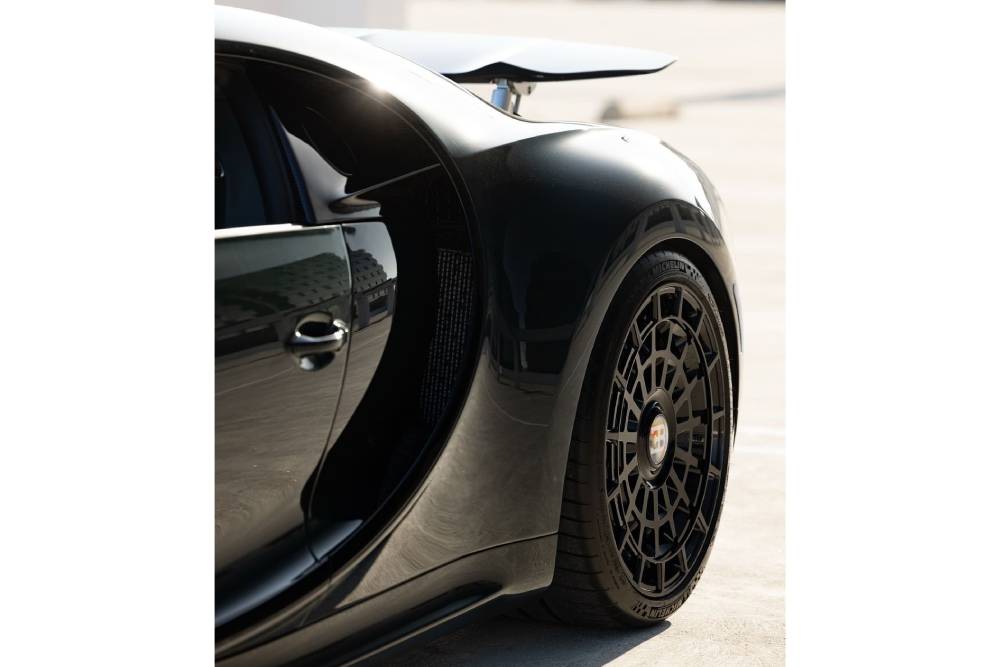 https://autogreeknews.gr/wp-content/uploads/2024/10/tweaked-bugatti-chiron-is-an-elegant-hypercar_5.jpg