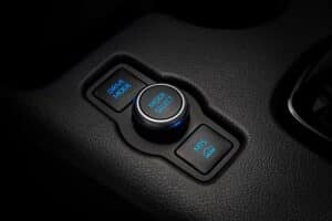 2023-hilux-hybrid-48v-int-04