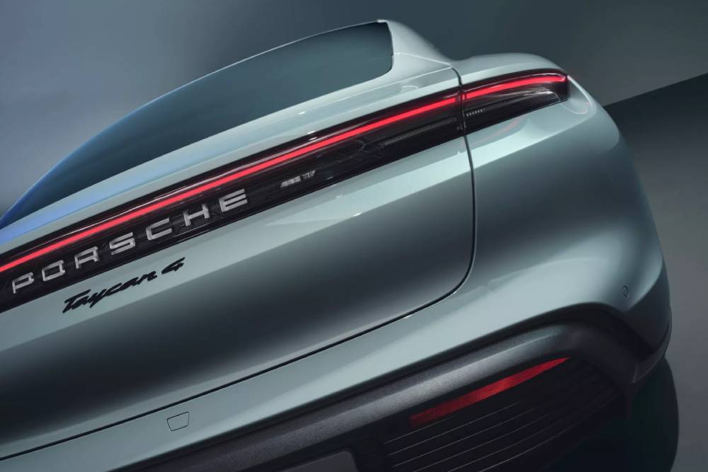 https://autogreeknews.gr/wp-content/uploads/2024/11/2025-Porsche-Taycan-4-3-2048x1536-1.jpg