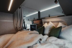 2025-grand-canyon-s-crossover-camper-van-is-europe (14)