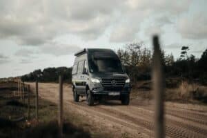 2025-grand-canyon-s-crossover-camper-van-is-europe (5)