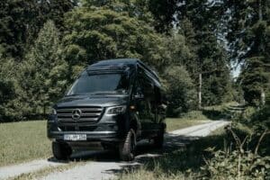 2025-grand-canyon-s-crossover-camper-van-is-europe (8)