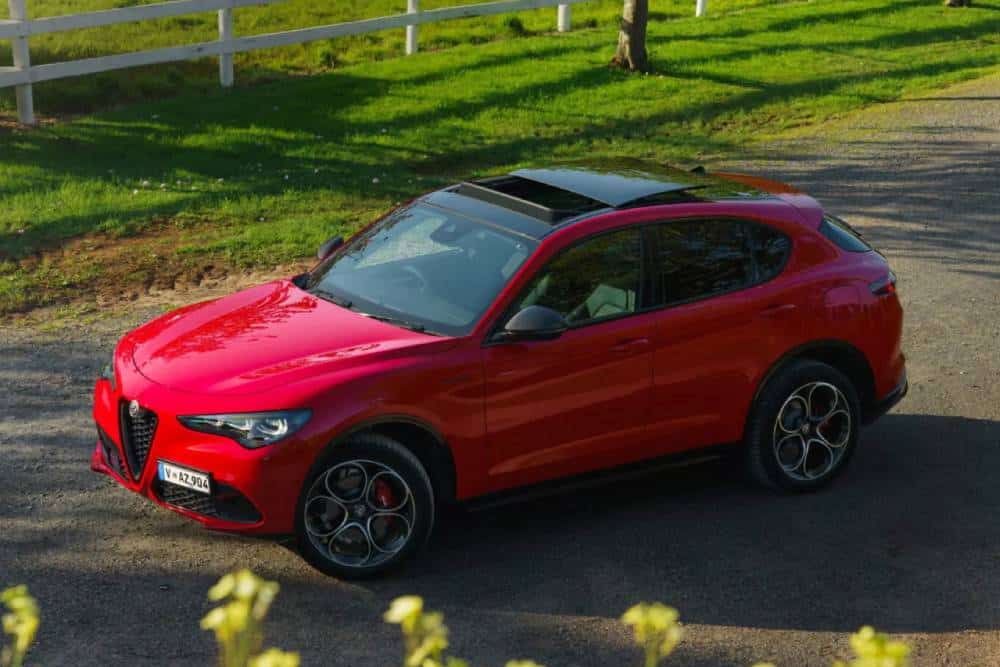 https://autogreeknews.gr/wp-content/uploads/2024/11/Alfa-Romeo-Stelvio-Edizione-Carbonio-2-2048x947-1.jpg