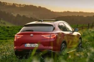 Alfa-Romeo-Stelvio-Edizione-Carbonio-3-2048×947