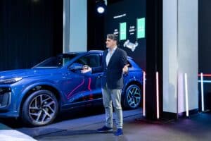 Audi-A5-Q5-Q6-parousiasi-(3)