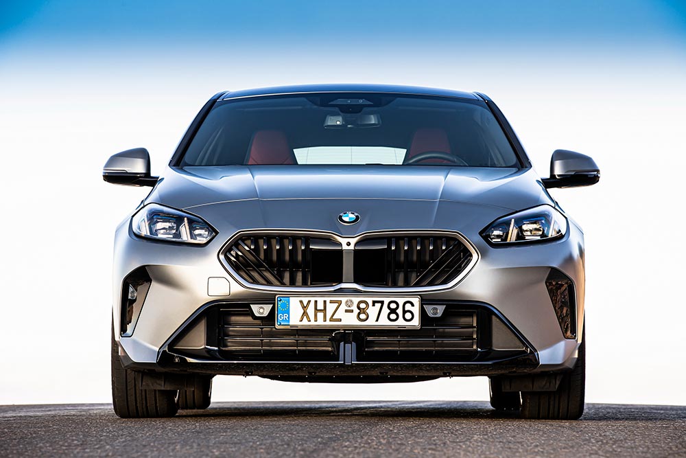 https://autogreeknews.gr/wp-content/uploads/2024/11/BMW-120-2024-14.jpg
