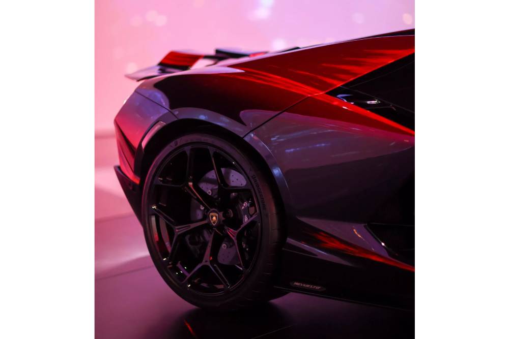 https://autogreeknews.gr/wp-content/uploads/2024/11/Lamborghini-Revuelto-Opera-Unica-China-13.jpg