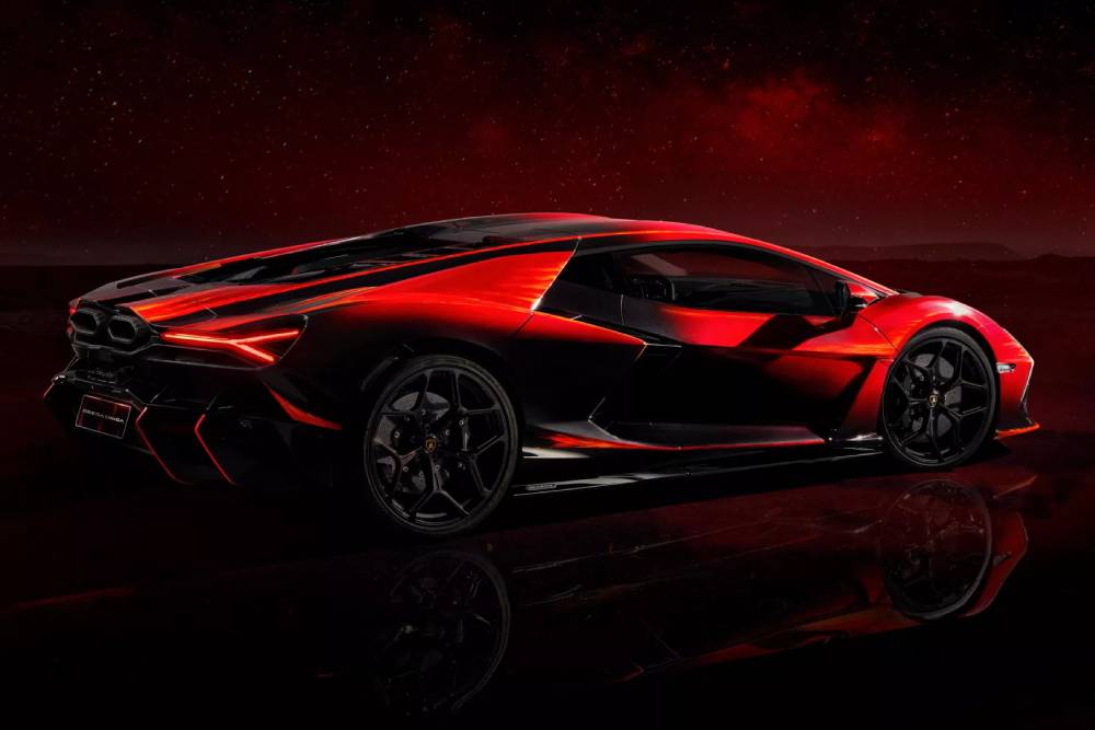 https://autogreeknews.gr/wp-content/uploads/2024/11/Lamborghini-Revuelto-Opera-Unica-China-5-2048x1366-1.jpg