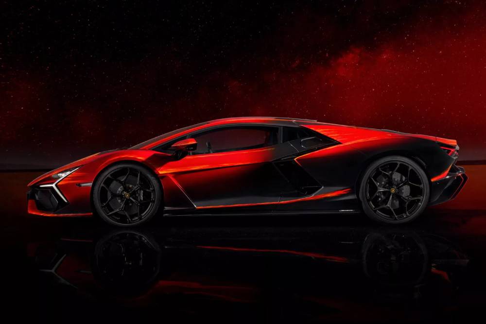 https://autogreeknews.gr/wp-content/uploads/2024/11/Lamborghini-Revuelto-Opera-Unica-China-6-2048x1366-1.jpg