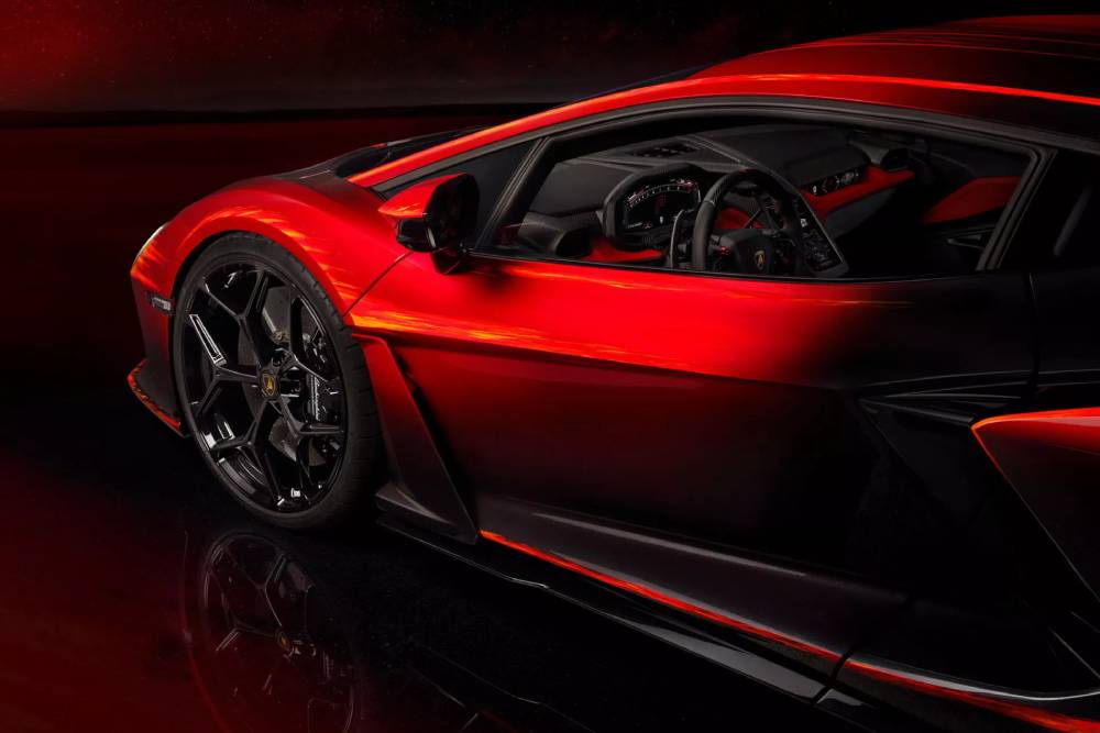 https://autogreeknews.gr/wp-content/uploads/2024/11/Lamborghini-Revuelto-Opera-Unica-China-7-2048x1366-1.jpg