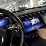 Mercedes-Benz-improves-automated-parking-(2)