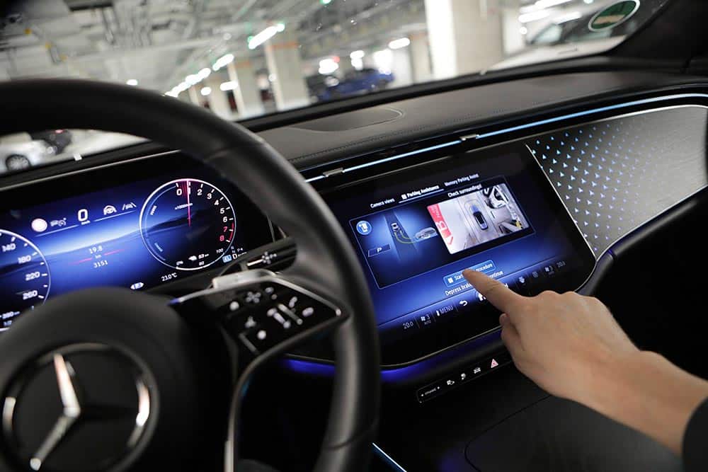 https://autogreeknews.gr/wp-content/uploads/2024/11/Mercedes-Benz-improves-automated-parking-2.jpg