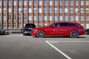 Mercedes-Benz-improves-automated-parking-(4)