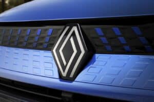 New-Renault-Captur-logo