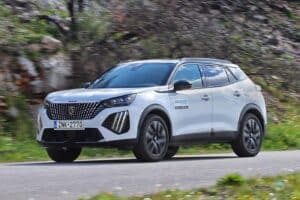 Peugeot-2008-kinisi