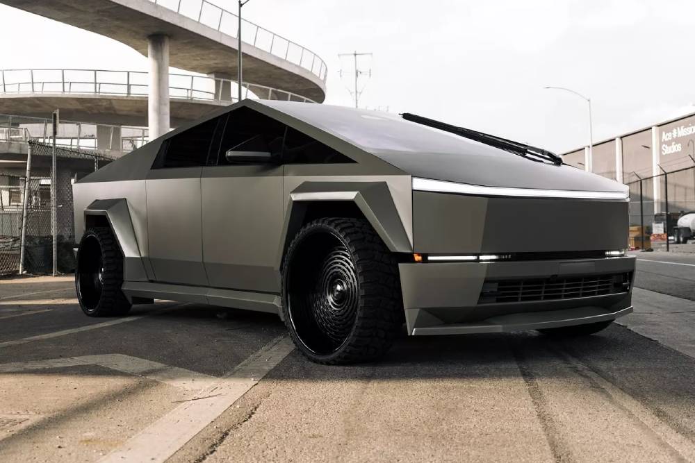 https://autogreeknews.gr/wp-content/uploads/2024/11/Tesla-Cybertruck-Widebody-10.jpg