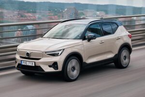 Volvo_EX40_Sand_Dune_edition_1