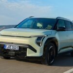 kia-ev3-gtline-aventurine-green-dynamic-hires-003