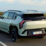 kia-ev3-gtline-aventurine-green-dynamic-hires-008