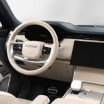 land-rover-throws-the-ball-in-bentleys-yard-with-u (4)