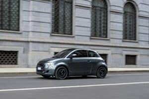 one-of-a-kind-stellantis-unveils-the-2025-fiat-500 (7)