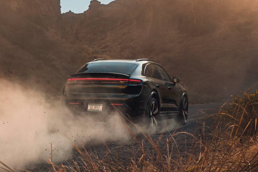 https://autogreeknews.gr/wp-content/uploads/2024/11/porsche_macan_turbo_877.jpg