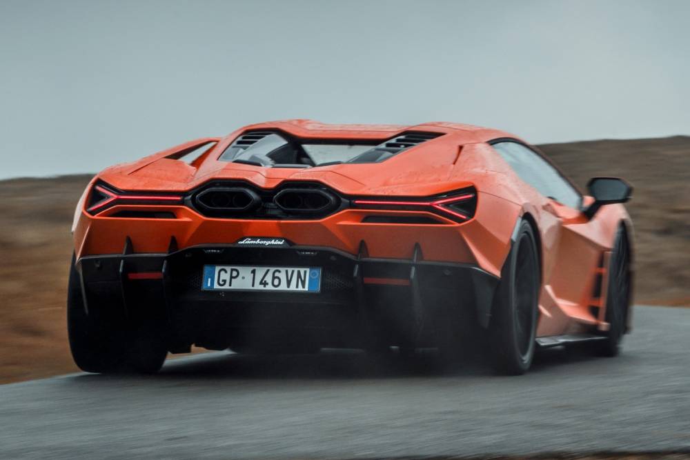 Λεφτά υπάρχουν: Sold out μέχρι το ’27 οι Lamborghini