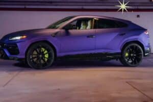 shakira-hit-a-curb-with-this-lambo-urus-in-her-lat (2)