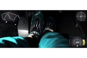 watch-the-aston-martin-valkyrie-lap-silverstone-fa (3)