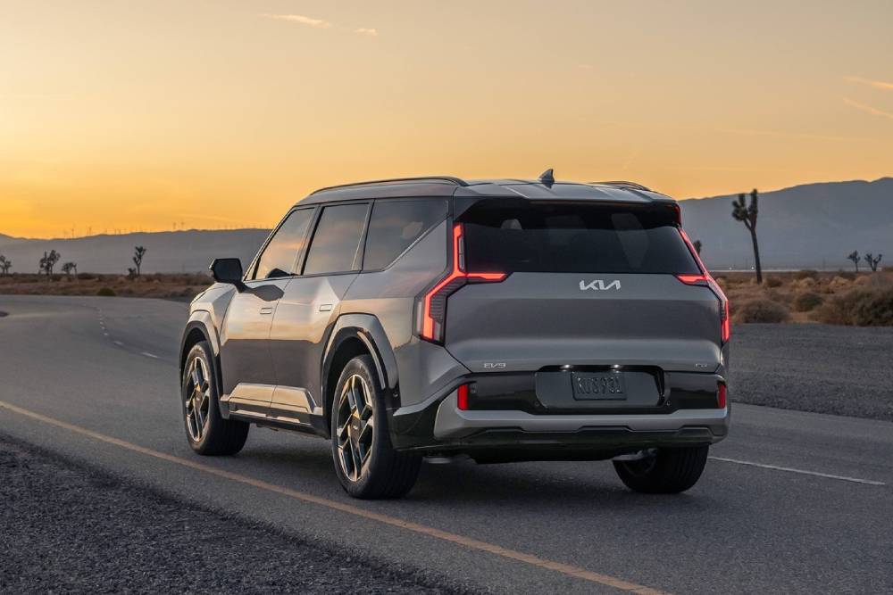 https://autogreeknews.gr/wp-content/uploads/2024/12/2026-kia-ev9-gt-european-specs-confirmed-packs-508-3.jpg