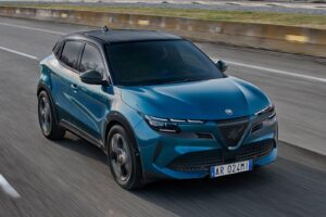 Alfa-Romeo-Junior-Ibrida