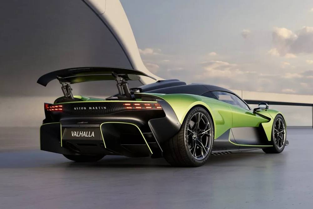 https://autogreeknews.gr/wp-content/uploads/2024/12/Aston-Martin-Valhalla-Launch-9.jpg