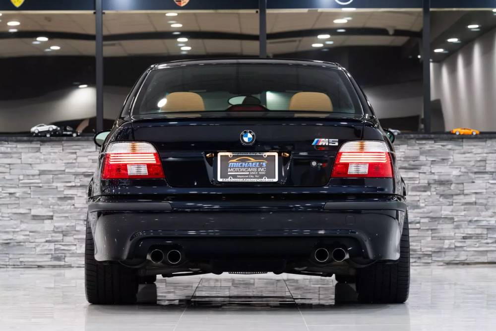 https://autogreeknews.gr/wp-content/uploads/2024/12/BMW-E39-M5-9.jpg