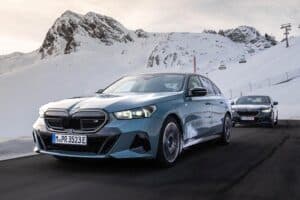 BMW i5 winter